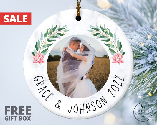 Married Ornament, First Christmas as Mr and Mrs, Newlywed Gift, Personalized First Married Christmas 2026, Anniversary Gifts for Couple