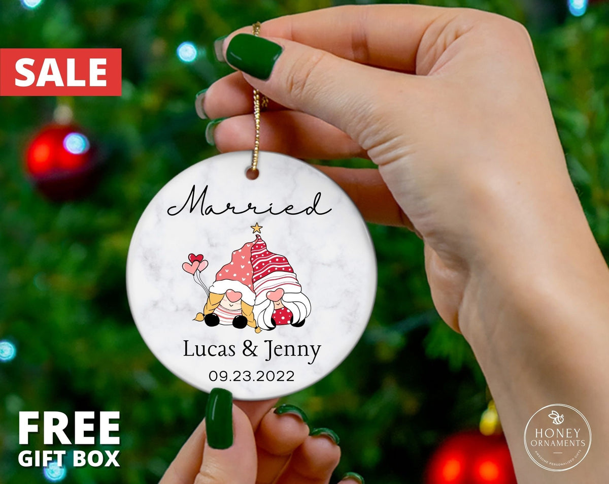Married Ornament, Mr and Mrs Gift, 2026 Wedding Couples Ornament, First Married Christmas Ornament, Newlywed Gift, Married Gift Keepsake